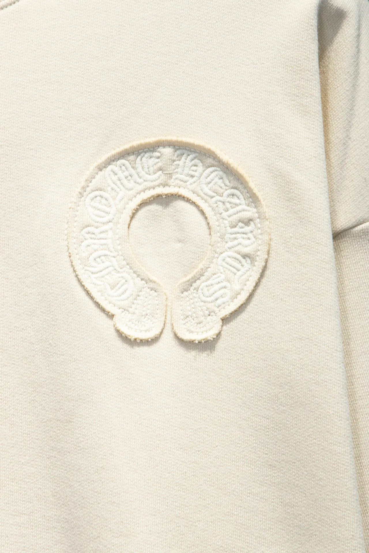 P260 🆕Chrome Hearts Home 420 grams, different from the market, texture is incomprehensible, os version is really charming, Chrome Home is also really unique, every new season's new product version is to the extreme, very practical, can be worn casually, nice✔️ - ⚠️100% cotton, using custom-dyed terry cotton sweatshirt surface, 420g double yarn, comfortable feel Made from imported knitting needle carded cotton, the thickness is moderate, drapey and contoured, making the upper body comfortable! ! It is very tolerant to fat body types and can instantly lose five pounds after wearing it!  Front panel #Back panel hardware elements# The English letters are arranged artistically. Imported Tajima high-density heavy-duty embroidery technology. The fonts are three-dimensional and full. The body is treated with washed and distressed elements, which greatly increases the interest of the clothing; unique visual effects.  Hem Loose closing Double-layer fabric Good closing effect Exquisite hemming Color: washed black, apricot Size: S-M-L-XL